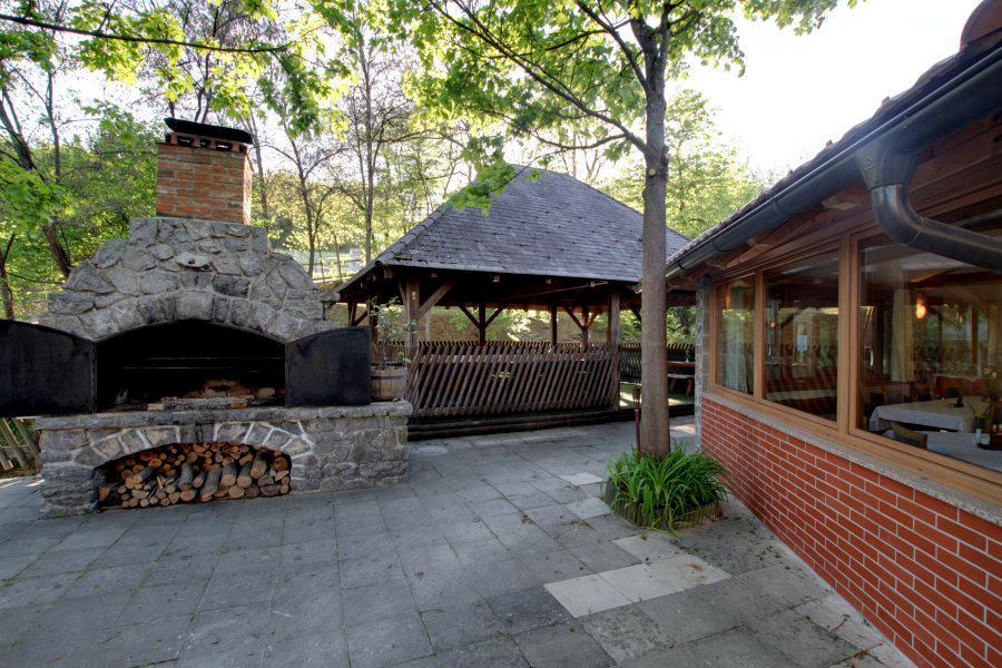 Guesthouse Zorko Gostilna Domen Шмарєске-Топлице Екстер'єр фото